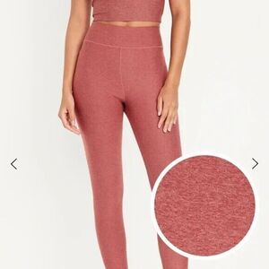 Old Navy Cloud+ 7/8 Leggings Womens M Dusty Red High Rise NEW